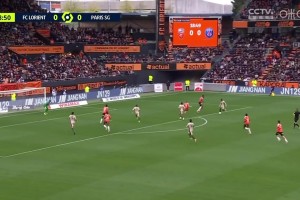 個人能力！登貝萊右路內切抽射破門，巴黎1-0領先洛里昂！